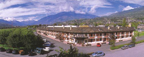 Alp Hotel Aosta Bagian luar foto